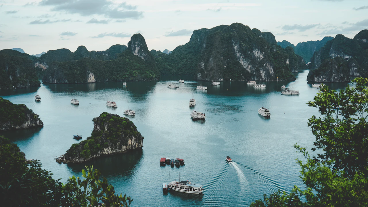 Vẻ Đẹp Kỳ Vĩ Của Vịnh Hạ Long - du lịch hạ long